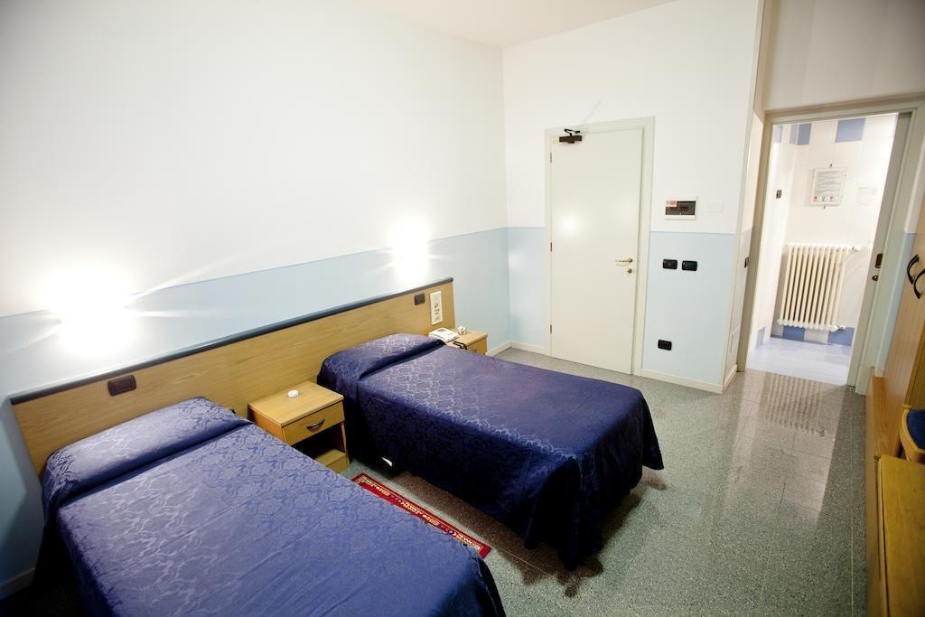 Master Hotel Castelvetro Piacentino Exterior photo