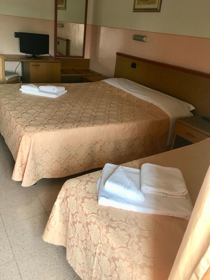 Master Hotel Castelvetro Piacentino Exterior photo